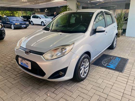 FORD FIESTA 1.6 ROCAM SE SEDAN 8V FLEX 4P MANUAL FORD FIESTA 1.6 ROCAM SE SEDAN 8V FLEX 4P MANUAL